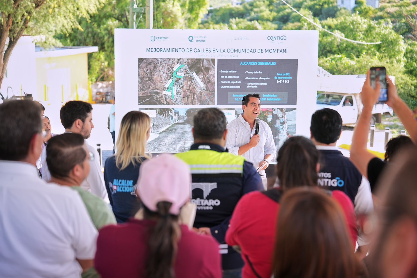 Imagen de Asiste Felifer Macías a entrega de obra de mejoramiento de calles en la comunidad de Mompaní 3
