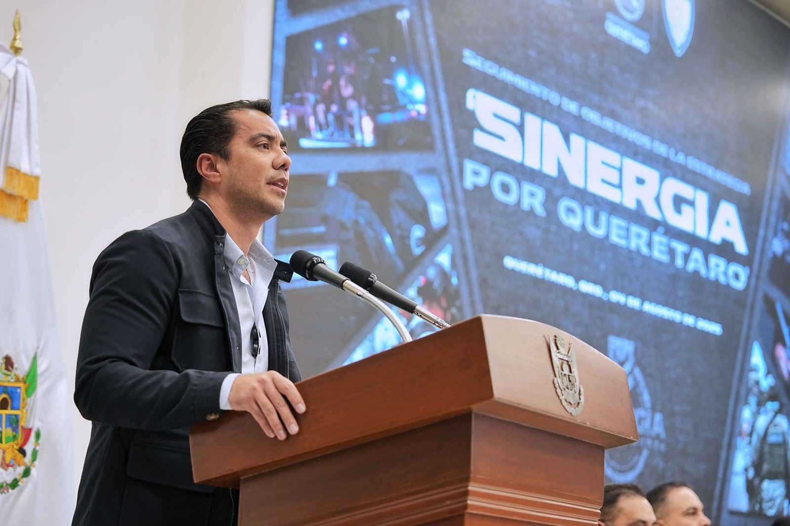 Imagen de Asiste Felifer Macías a la reunión para el seguimiento de objetivos de la estrategia “Sinergia por Querétaro”. 2