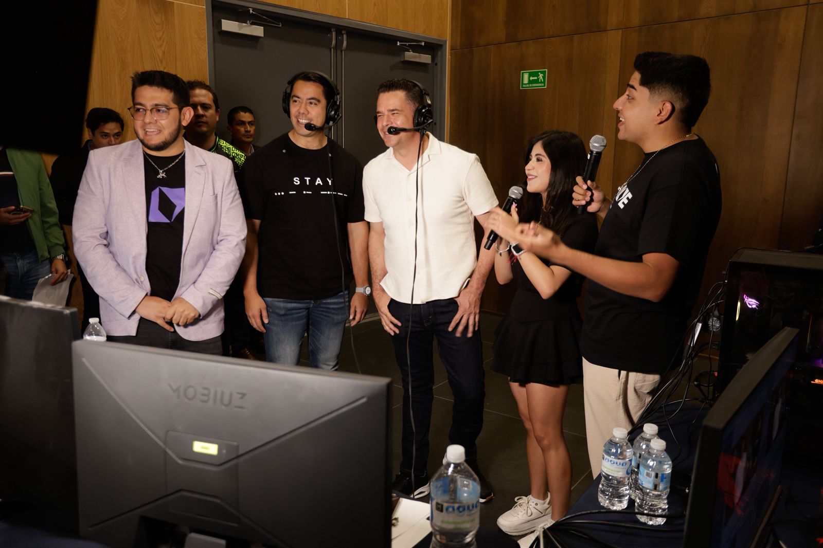 Imagen de Asiste Felifer Macías a la final del Campeonato Nacional de gaming 1