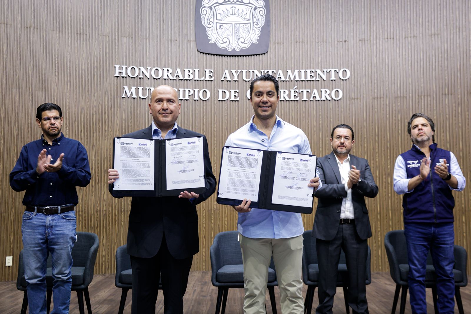 Imagen de Firma Felifer Macías acuerdo de colaboración con la Cámara Nacional de la Industria Electrónica de Telecomunicaciones y Tecnologías de la Información 1