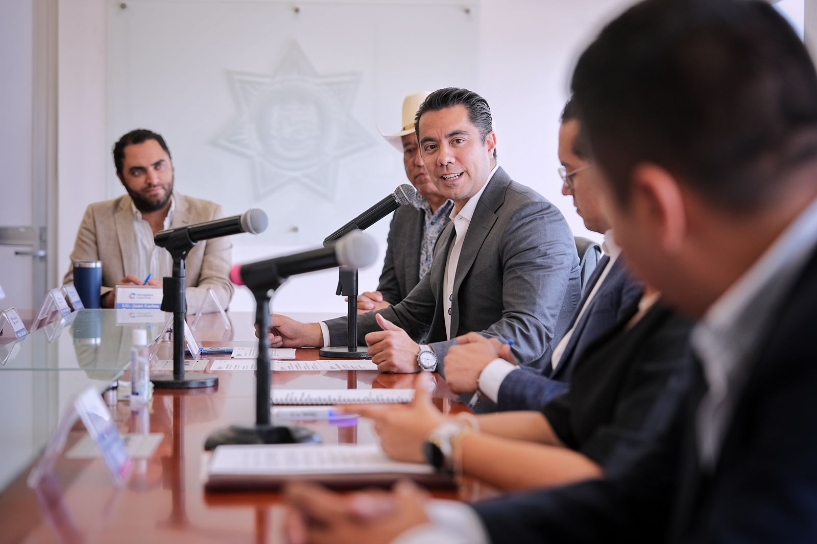 Imagen de Fortalece Felifer Macías la seguridad en Querétaro con la firma del convenio CuelgaApp 2