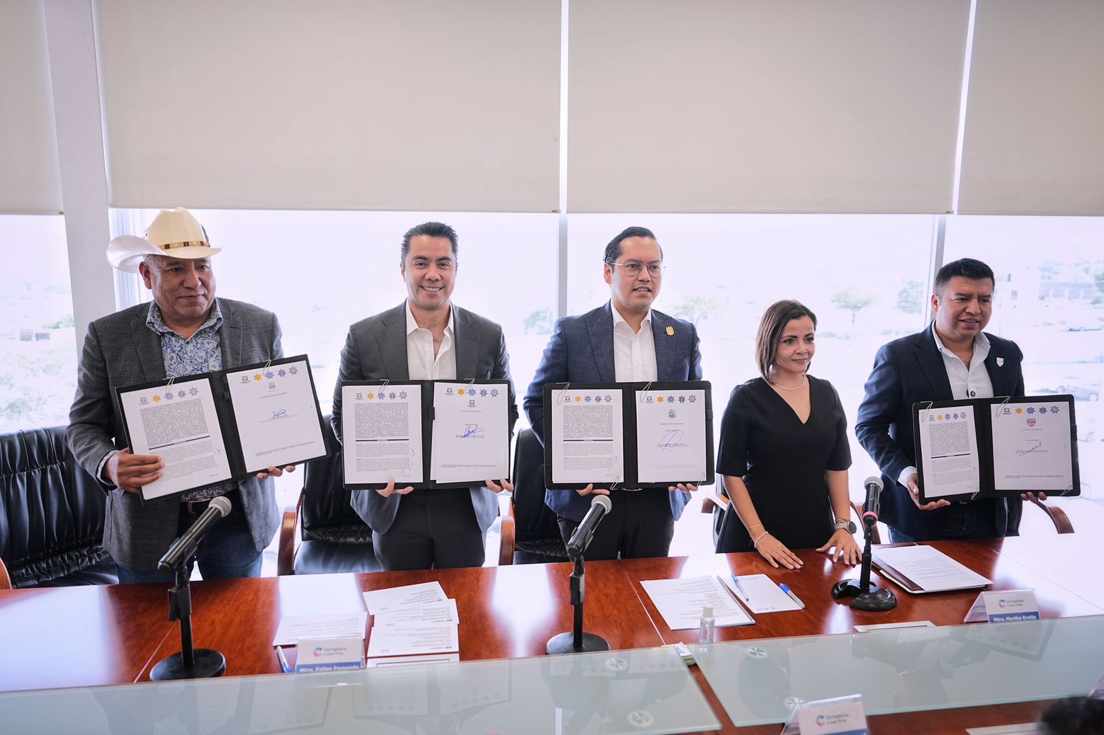 IMG-20250807-WA0036 Imagen de Fortalece Felifer Macías la seguridad en Querétaro con la firma del convenio CuelgaApp 1