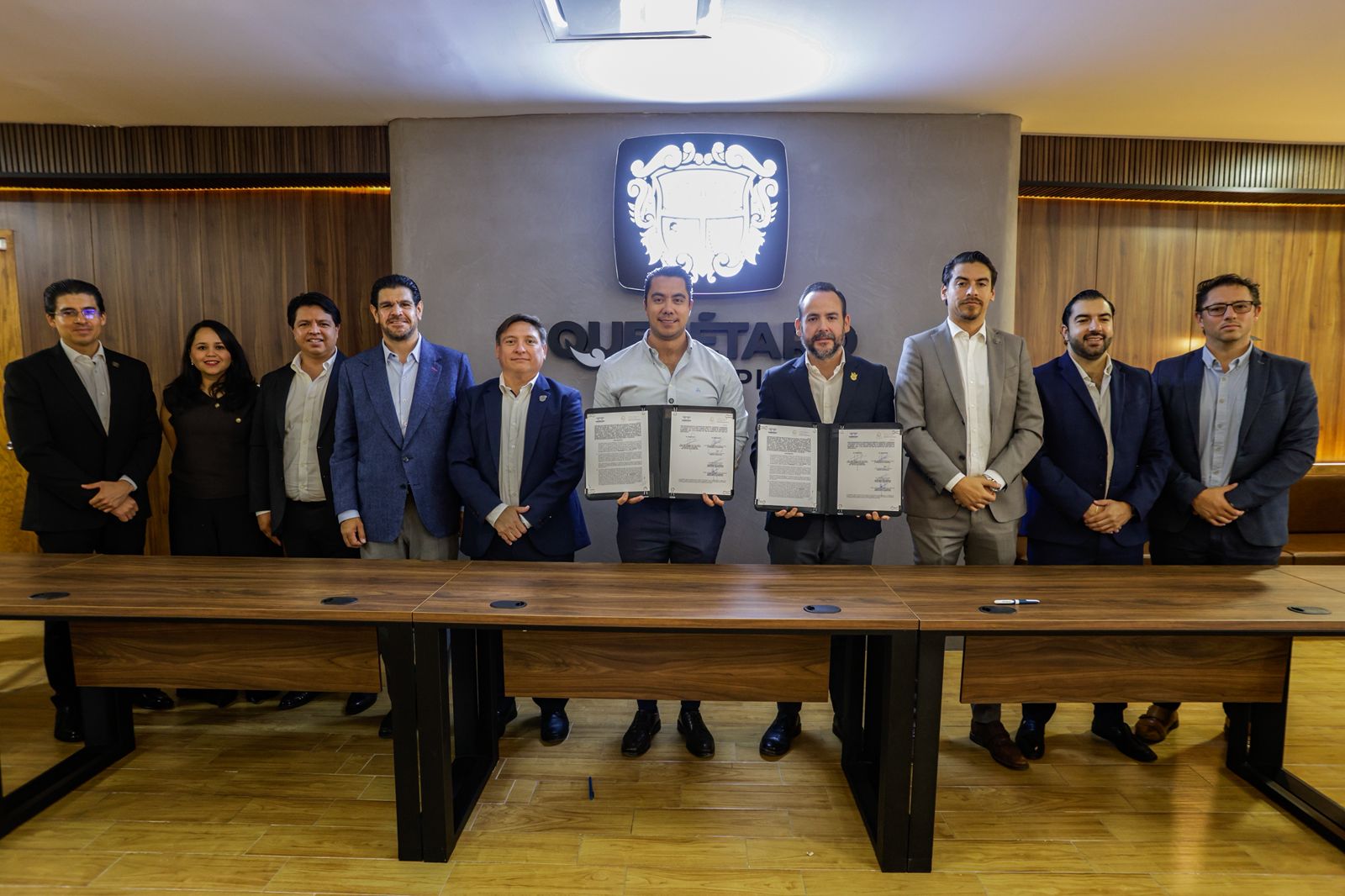 Imagen de Firma Felifer Macías convenio de coordinación en material de catastro y registro público con el Instituto Registral y Catastral de Gobierno del Estado 2