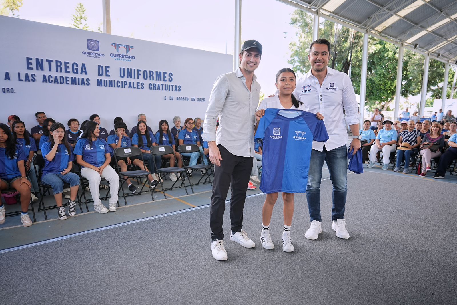 IMG-20250811-WA0004 Imagen de Entrega Felifer Macías uniformes deportivos a 700 atletas de academias municipales 1