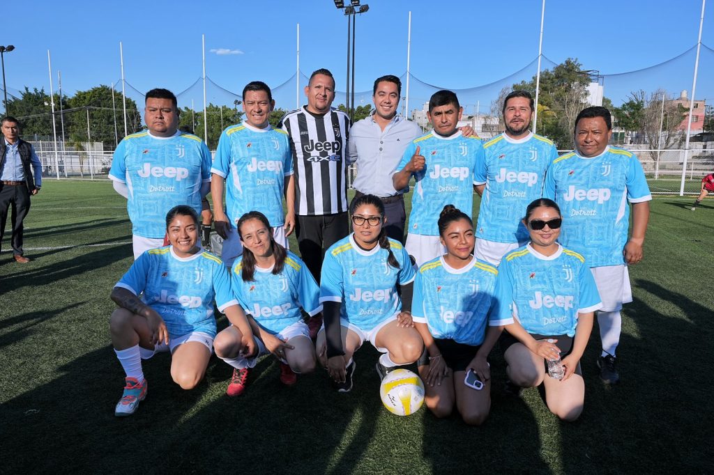 Imagen de Inaugura Felifer Macías torneo deportivo mixto “Querétaro Con Futuro” 12