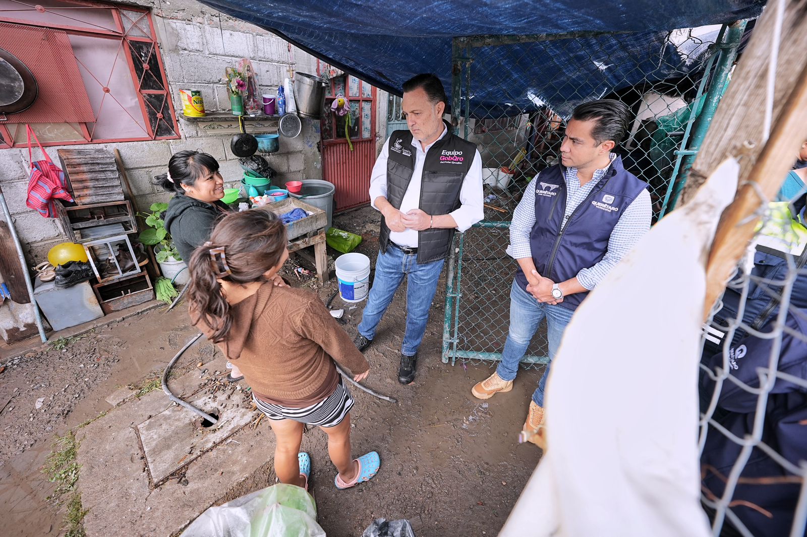 IMG-20250826-WA0040 Imagen de Recorren Felifer Macías y Mauricio Kuri zonas afectadas por lluvias en Querétaro 4