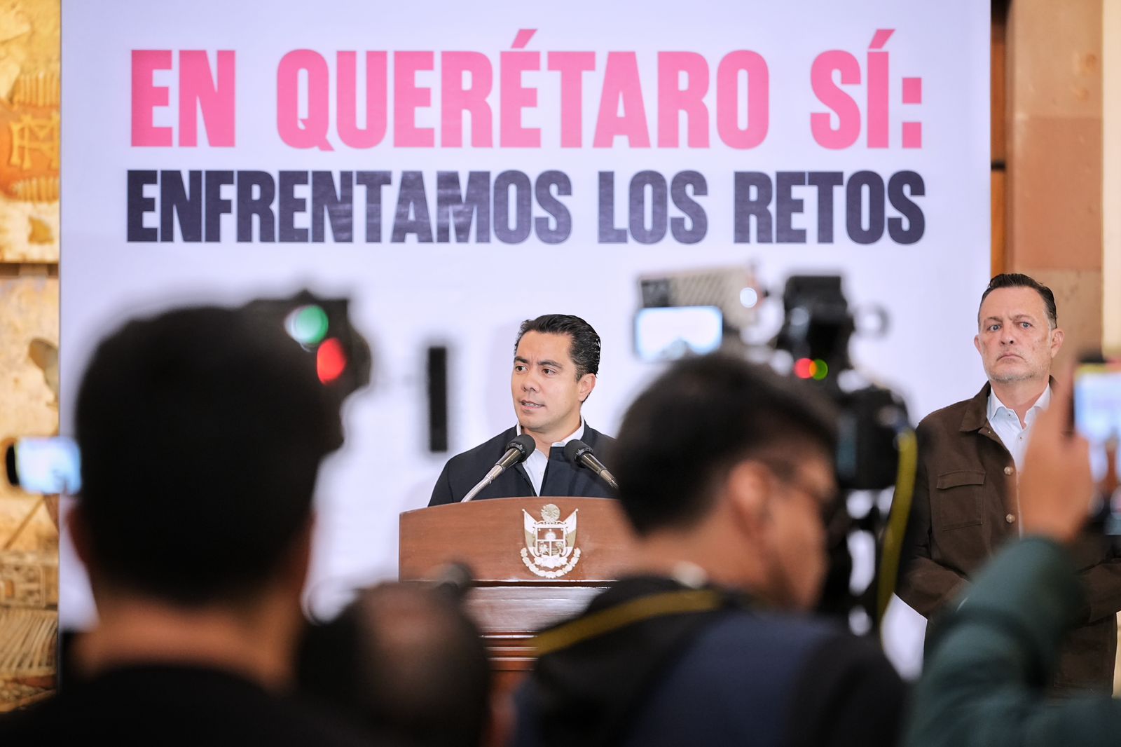 IMG-20250828-WA0054 Imagen de Presentan Felifer Macías y Mauricio Kuri apoyos integrales para familias afectadas por las lluvias 3