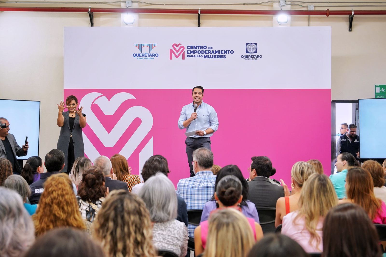 Imagen de Inaugura Felifer Macías el Centro de Empoderamiento de la Mujer en Querétaro 4