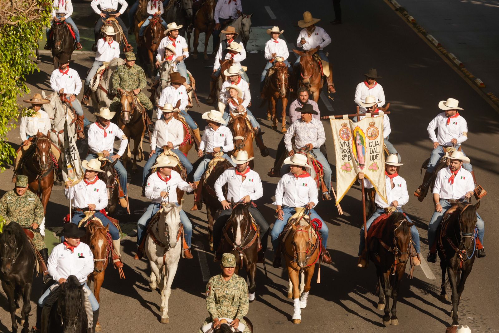 IMG-20250917-WA0053 Imagen de Participa Felifer Macías en la tradicional cabalgata histórica de la conspiración “Ignacio Pérez” 4