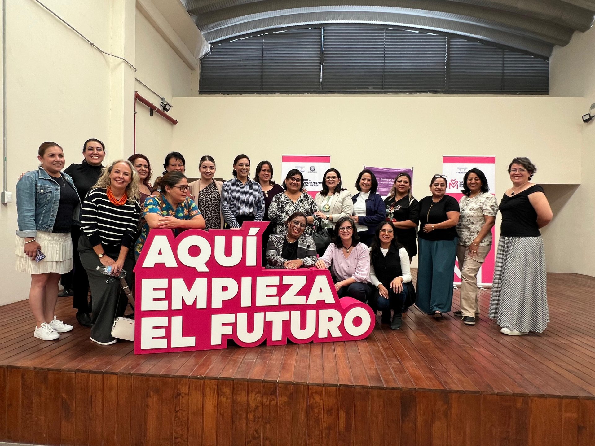 Imagen de Municipio de Querétaro y CCME firman convenio para fortalecer el desarrollo de las mujeres 8