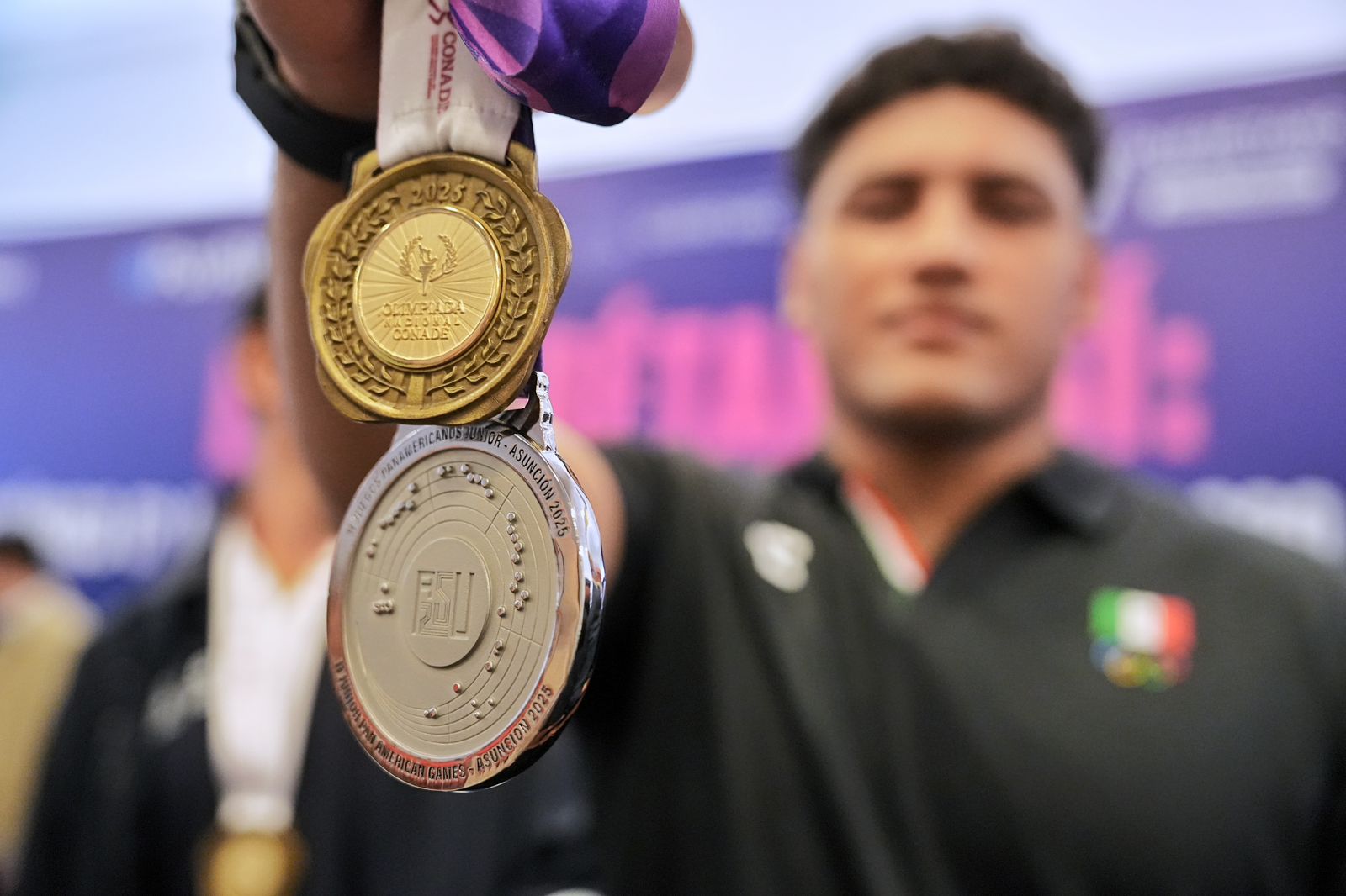 Imagen de Asiste Felifer Macías al desayuno con medallistas de la Olimpiada Nacional CONADE 2025 1