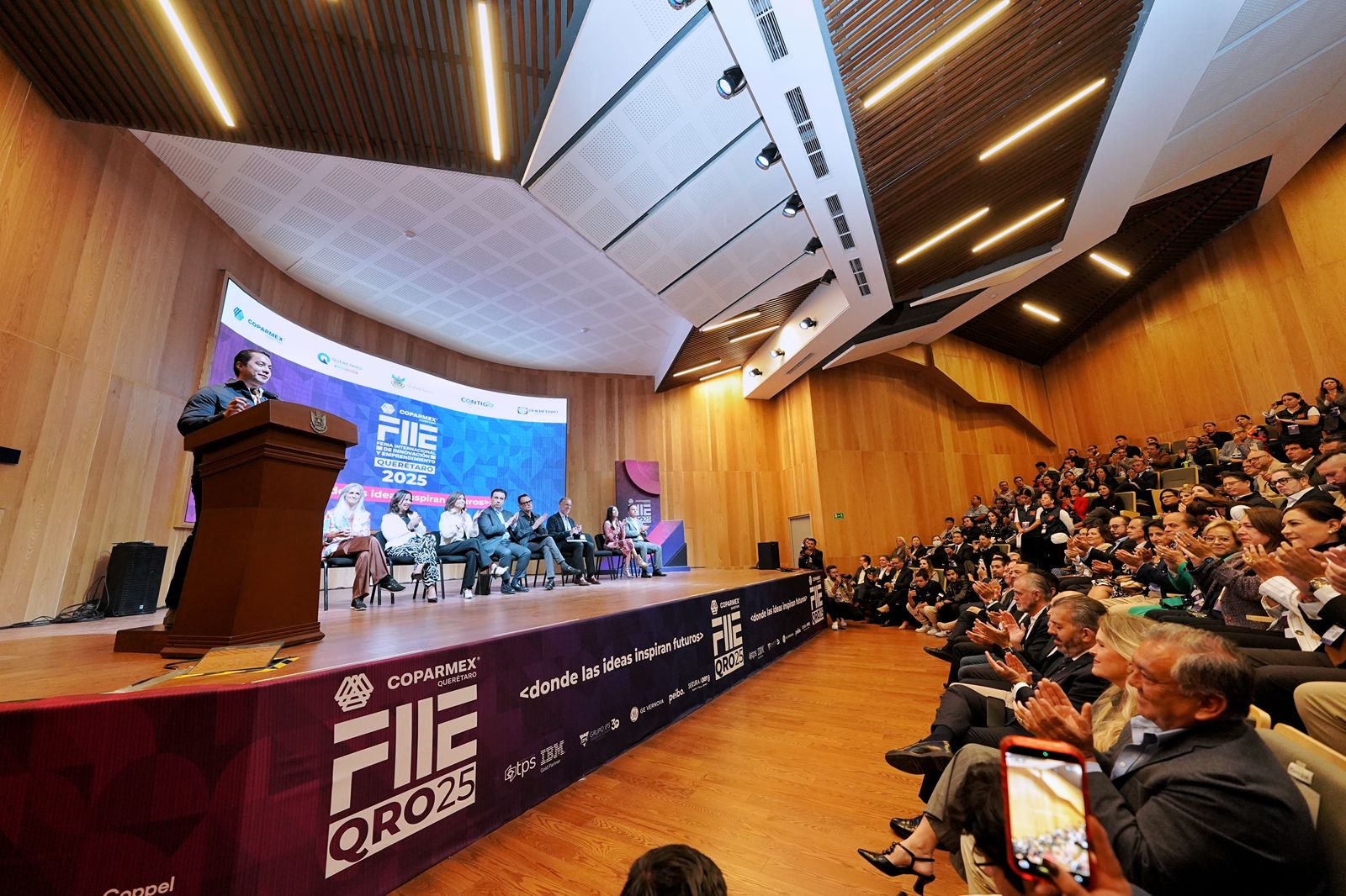Imagen de WhatsApp 2025-09-17 a las 15.10.51_ea91589f Imagen de Asiste Felifer Macías a la inauguración de la FIIE 2025 para impulsar innovación, emprendimiento y generación de empleos 3