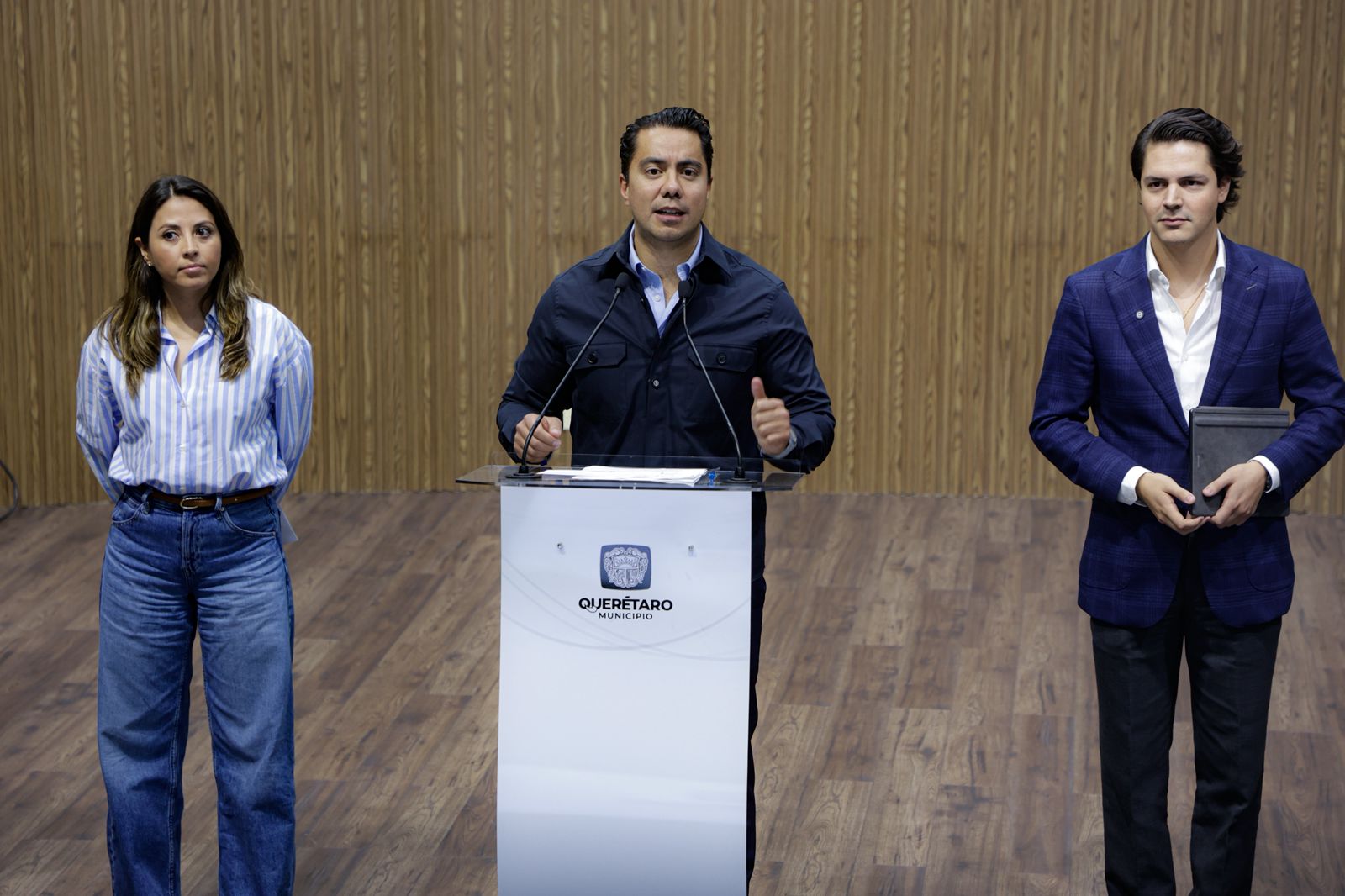 WhatsApp Image 2025-10-06 at 11.30.29 AM(2) Imagen de Logra Felifer Macías récord histórico de inversión en Querétaro con más de 8 mil 300 millones de pesos y 23 mil empleos 5