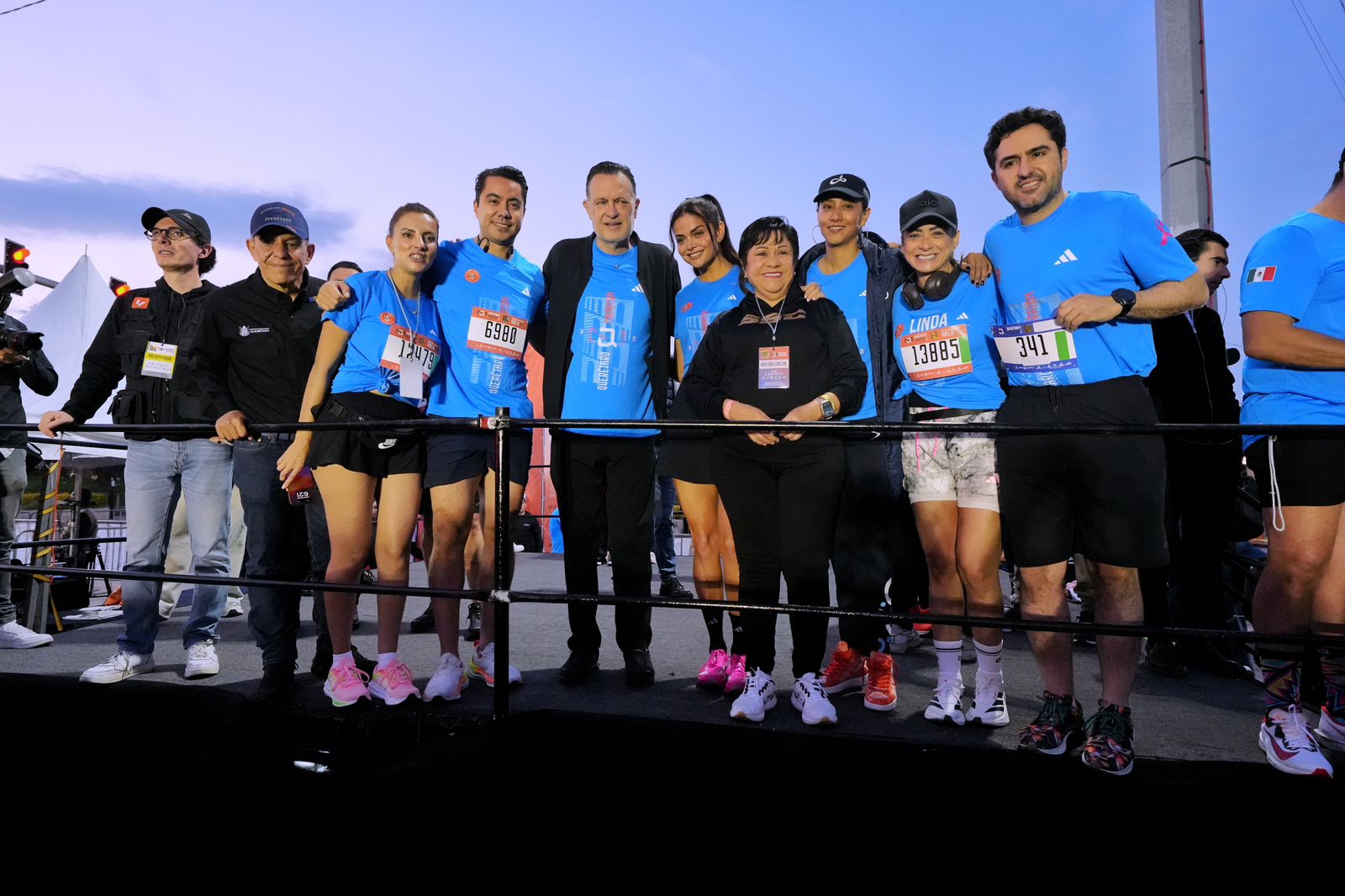 Imagen de Asiste Felifer Macías a la decimoquinta edición del Querétaro Maratón 5