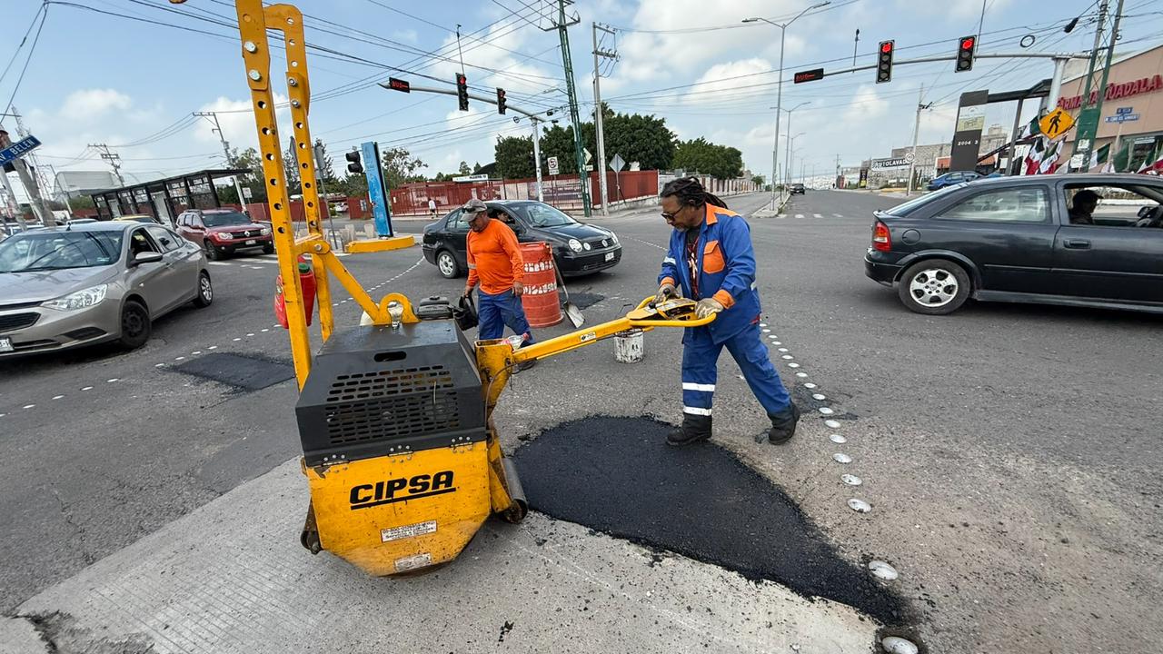 Imagen de Se han atendido 12 mil 842 baches en lo que va de la administración: Felifer Macías 10