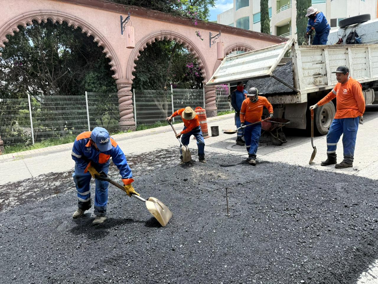 Imagen de Anuncia Felifer Macías respuesta inmediata a baches con la Mega Estrategia para Rehabilitar Vialidades 4
