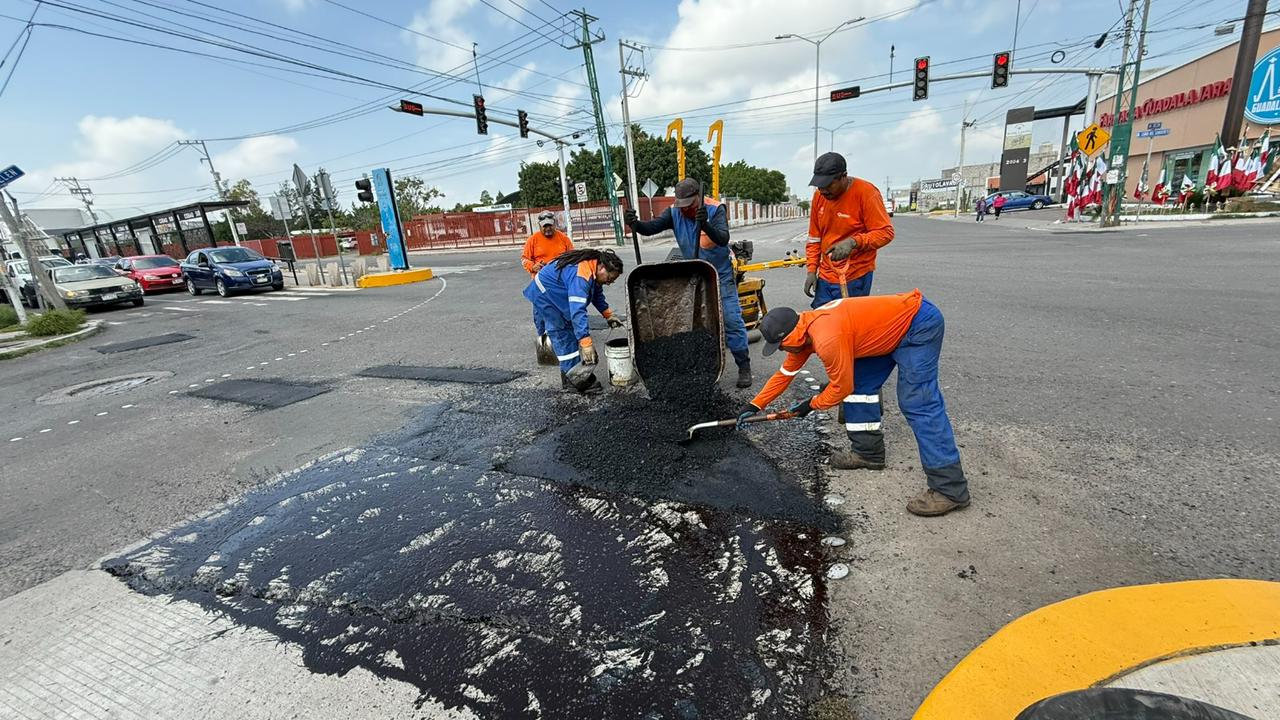 Imagen de Anuncia Felifer Macías respuesta inmediata a baches con la Mega Estrategia para Rehabilitar Vialidades 6