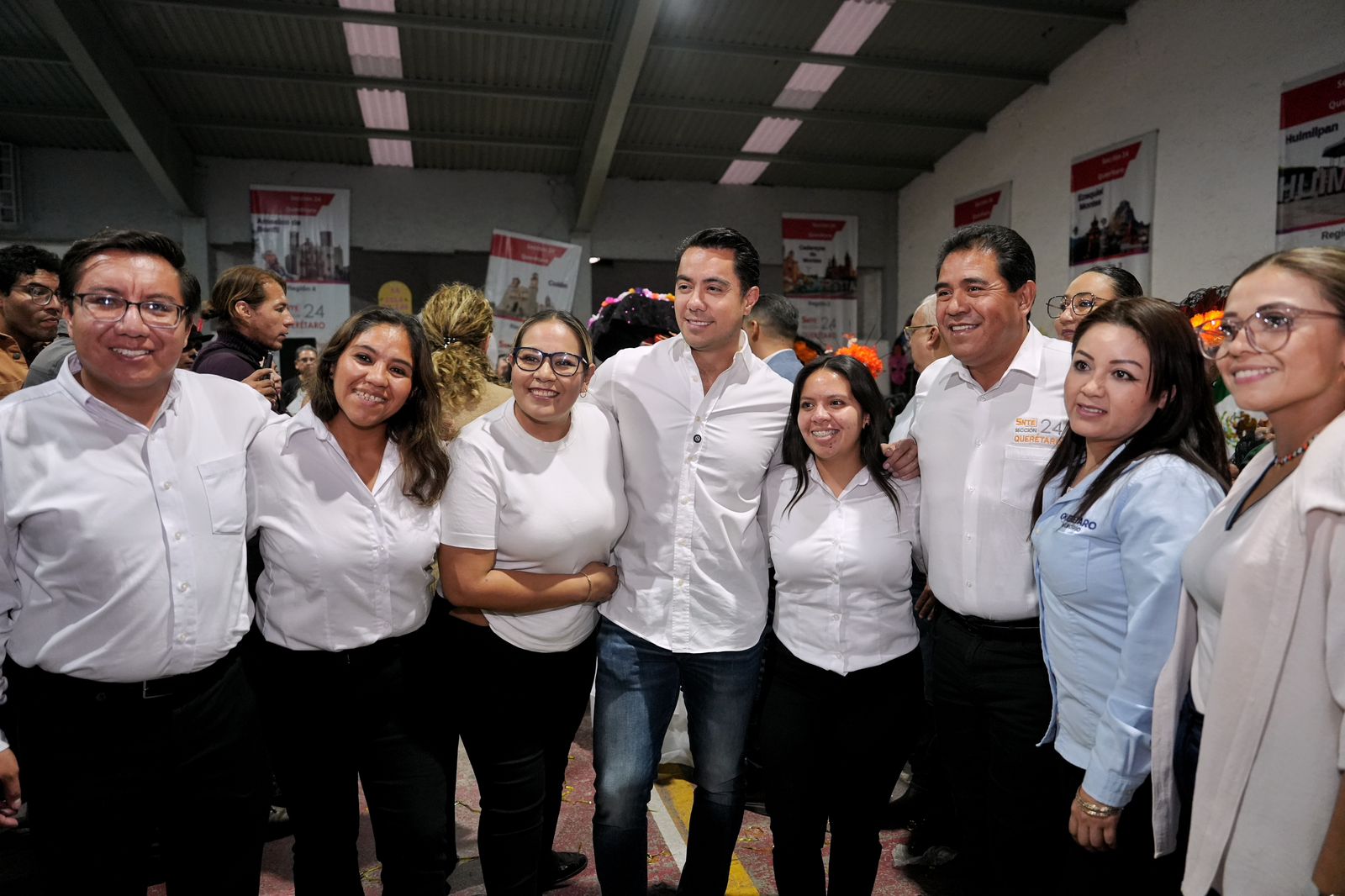 WhatsApp Image 2025-10-29 at 8.31.31 PM Imagen de Reconoce Felifer Macías la labor docente en la Cuarta Verbena Magisterial 3