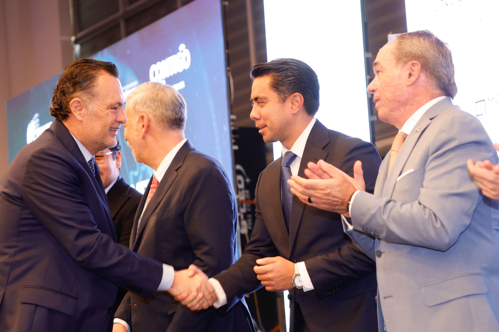Imagen de Asiste Felifer Macías a la inauguración del 31° Congreso del Comercio Exterior Mexicano 10