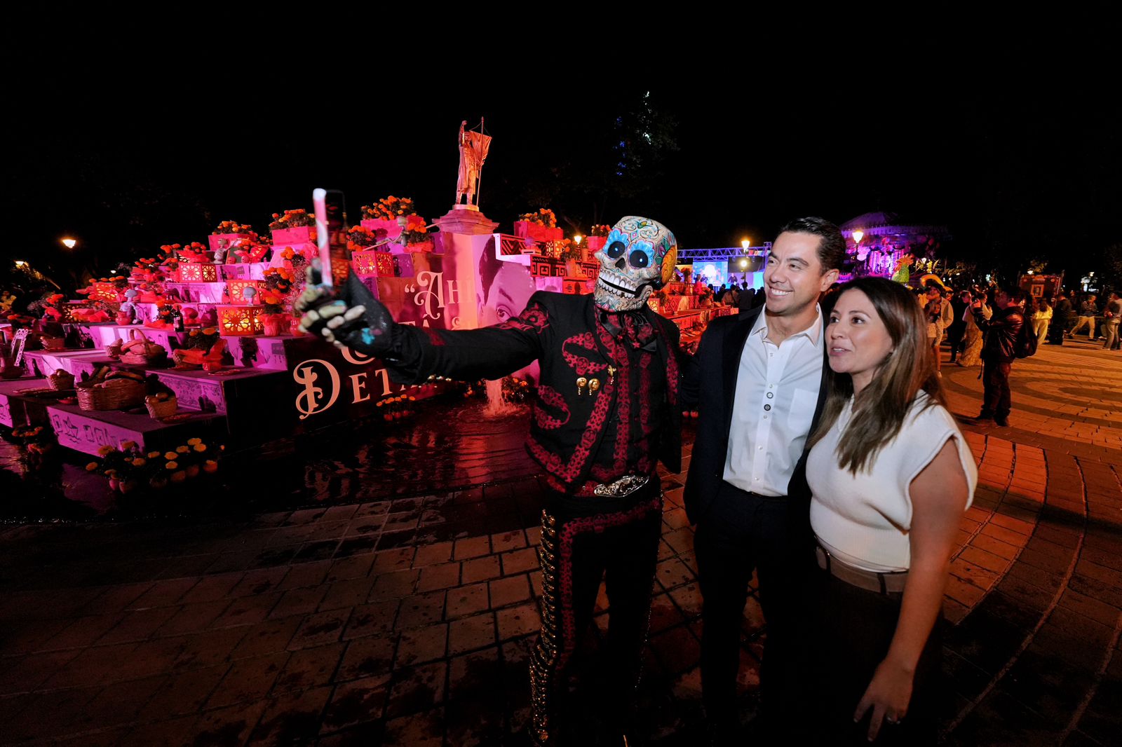 WhatsApp Image 2025-10-31 at 8.18.41 AM(7) Imagen de Acude Felifer Macías al Festival de Día de Muertos 2025 en la Alameda Hidalgo 7