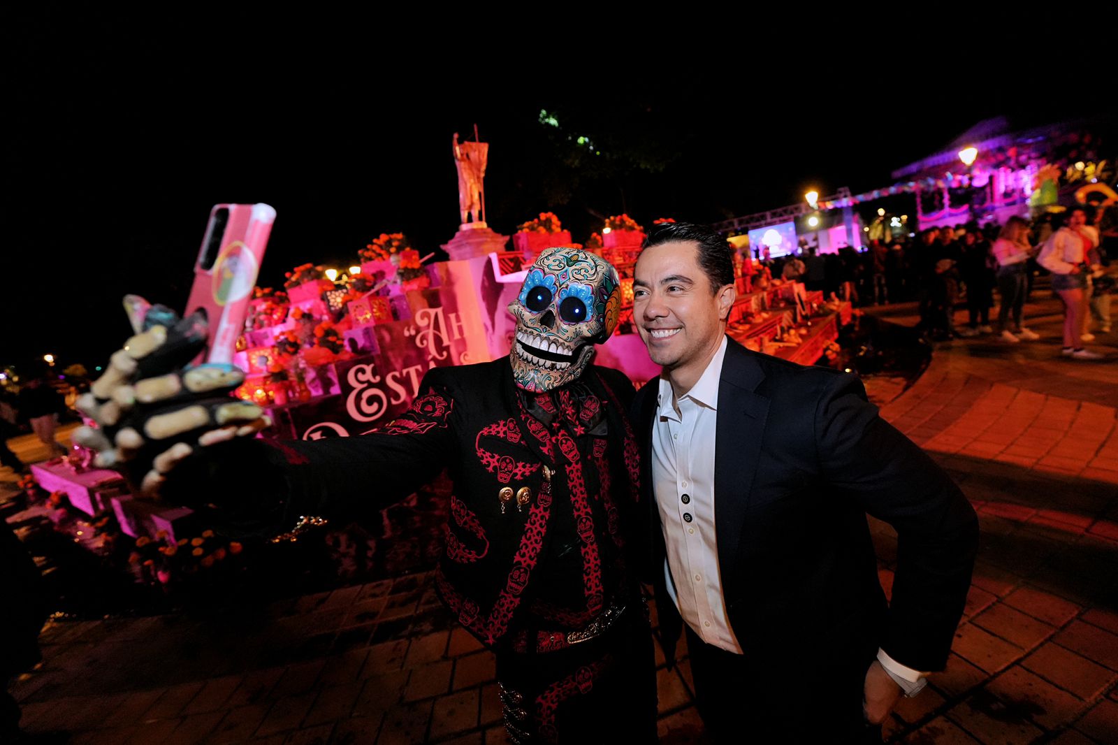 WhatsApp Image 2025-10-31 at 8.18.42 AM(1) Imagen de Acude Felifer Macías al Festival de Día de Muertos 2025 en la Alameda Hidalgo 4