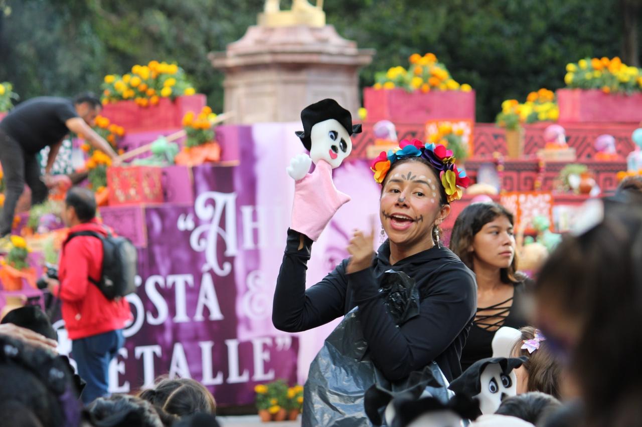 WhatsApp Image 2025-11-03 at 1.28.39 PM Imagen de Más de 75 mil personas se dieron cita en el Festival de Día de Muertos en la Alameda Hidalgo 7