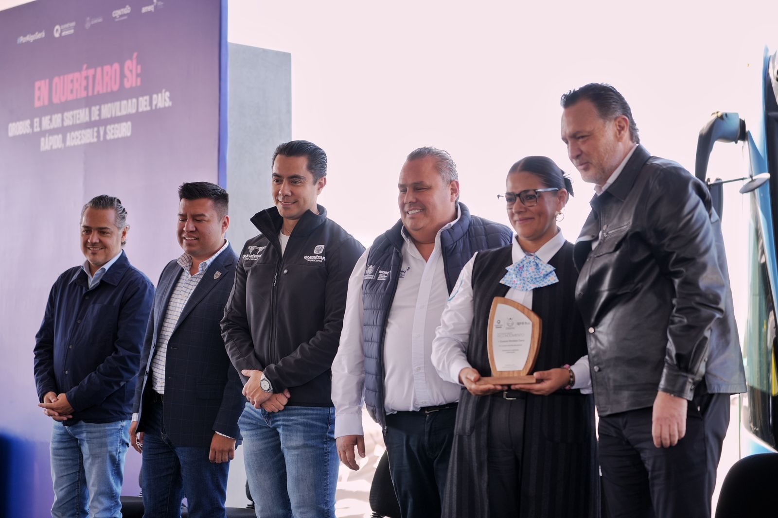 Imagen de Acompaña Felifer Macías al Gobernador en la inauguración de la segunda etapa del patio de operaciones de Qrobus 9