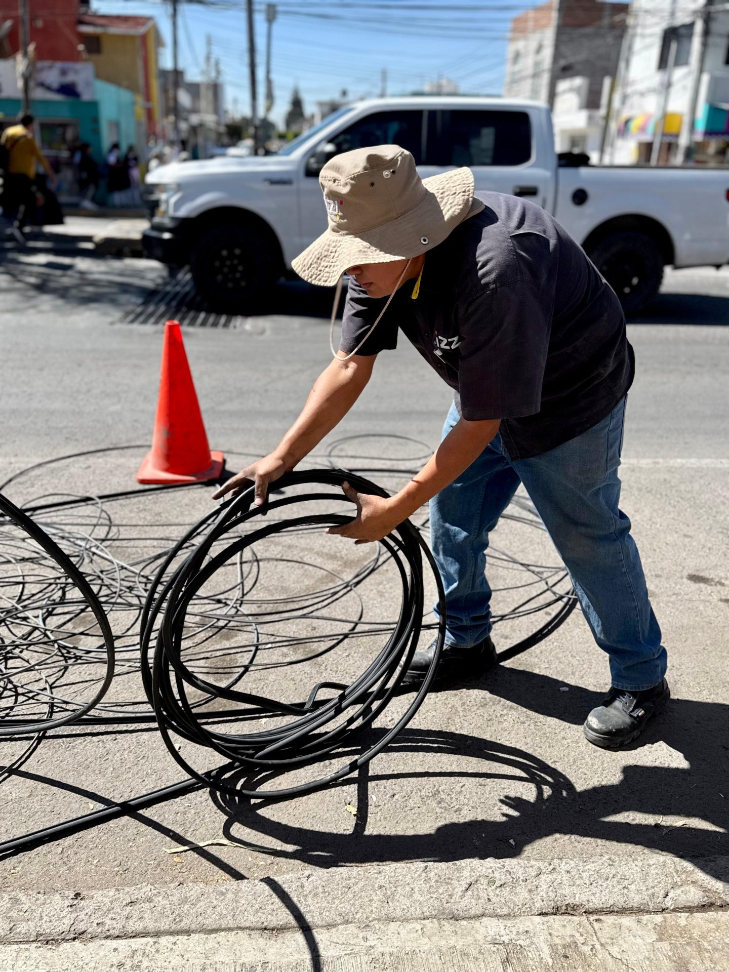 Imagen de Avanza a 96% meta de retiro de cableado en desuso hacia el cierre de año 1