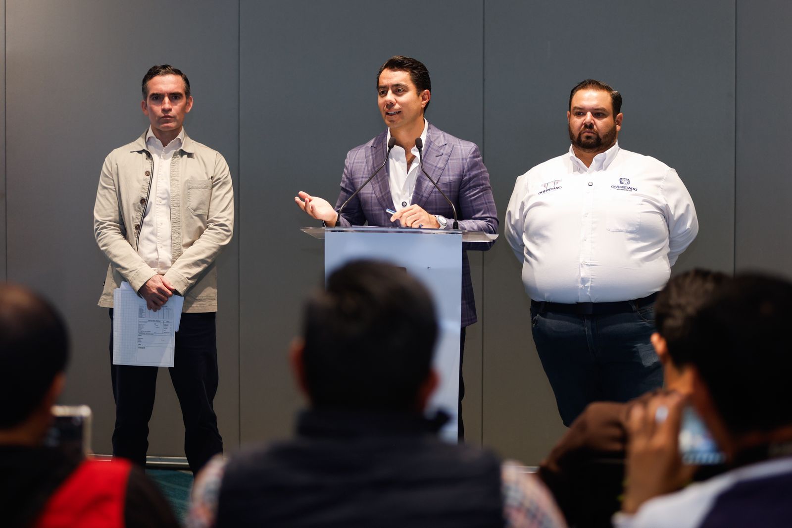 Imagen de Presenta Felifer Macías programas para fortalecer el patrimonio de las familias y reconocer la labor policial 10