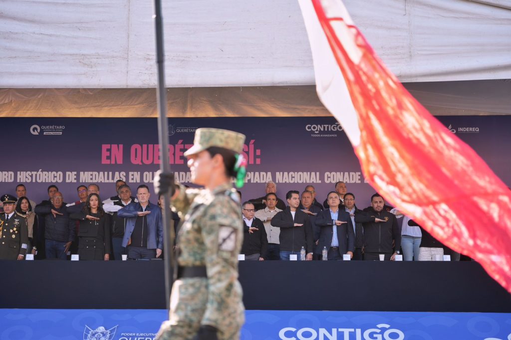 Imagen de Acude Felifer Macías al Desfile Cívico Deportivo Conmemorativo al CXV Aniversario de la Revolución Mexicana 20