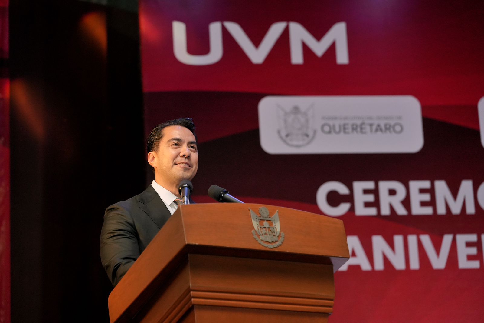 WhatsApp Image 2025-11-20 at 10.58.18 AM Imagen de Acude Felifer Macías al 65° Aniversario de la UVM y 37° Aniversario del Campus Querétaro 7