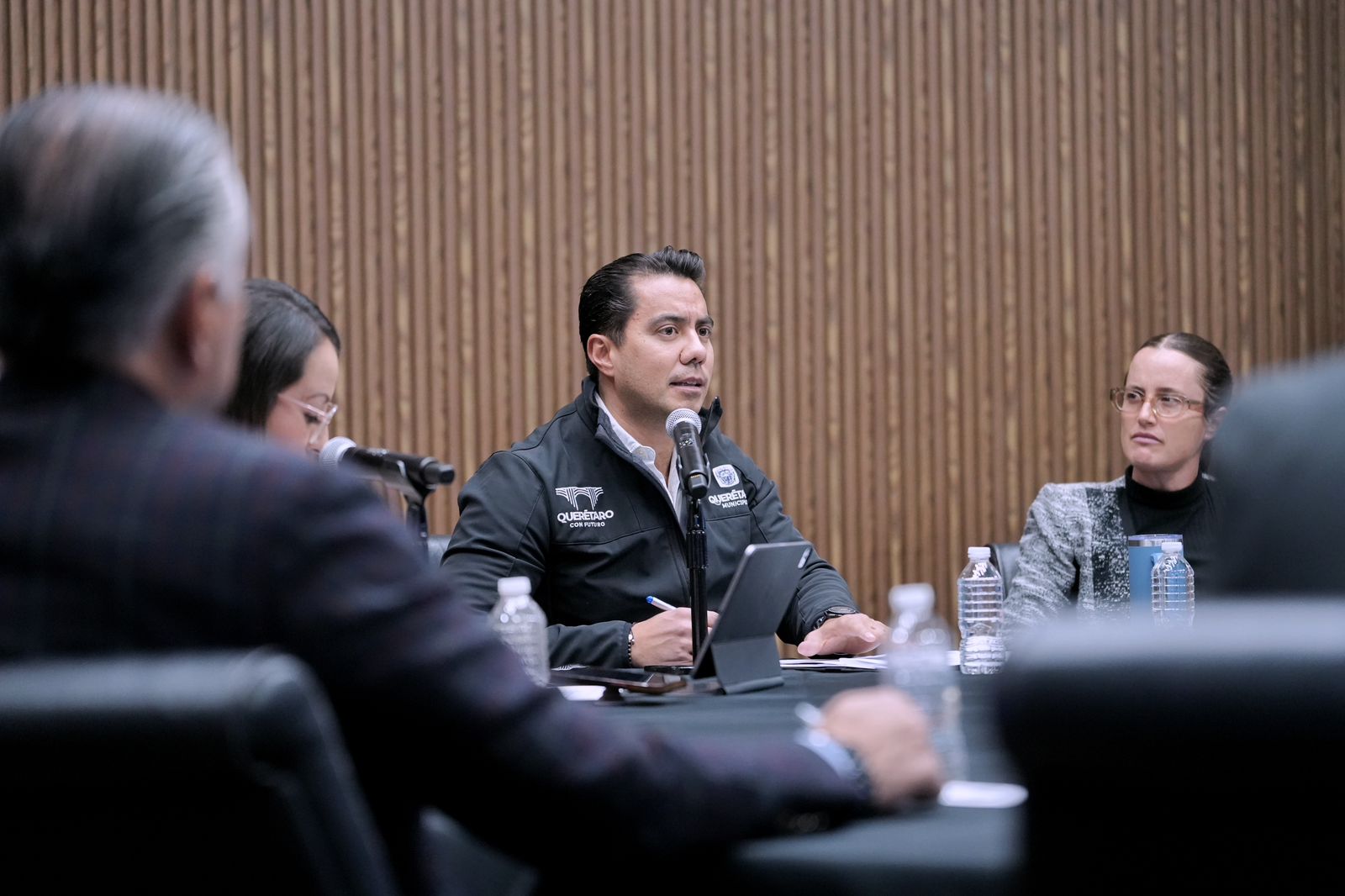 Imagen de Encabeza Felifer Macías ejercicio histórico con la primera Audiencia Pública de Querétaro 4