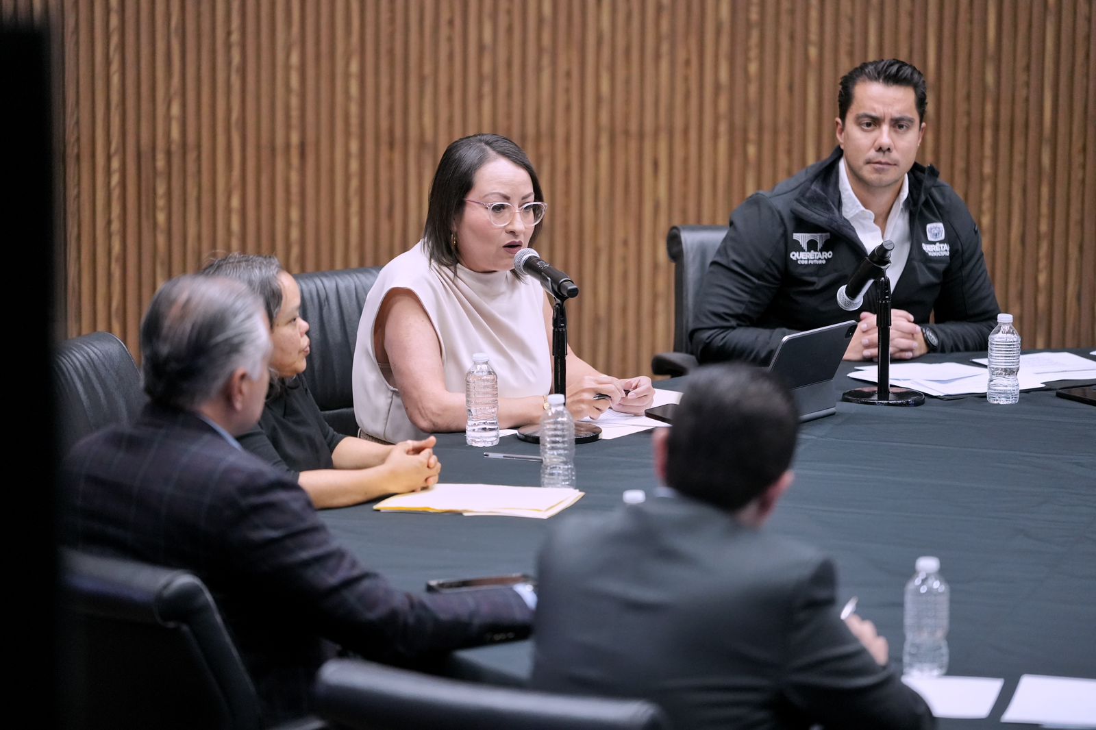 Imagen de Encabeza Felifer Macías ejercicio histórico con la primera Audiencia Pública de Querétaro 3
