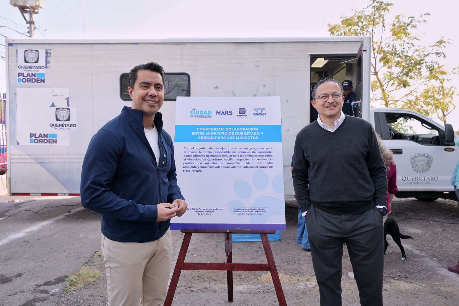 Imagen de Firma Felifer Macías convenio de colaboración entre el municipio de Querétaro y Mars Petcare México 3