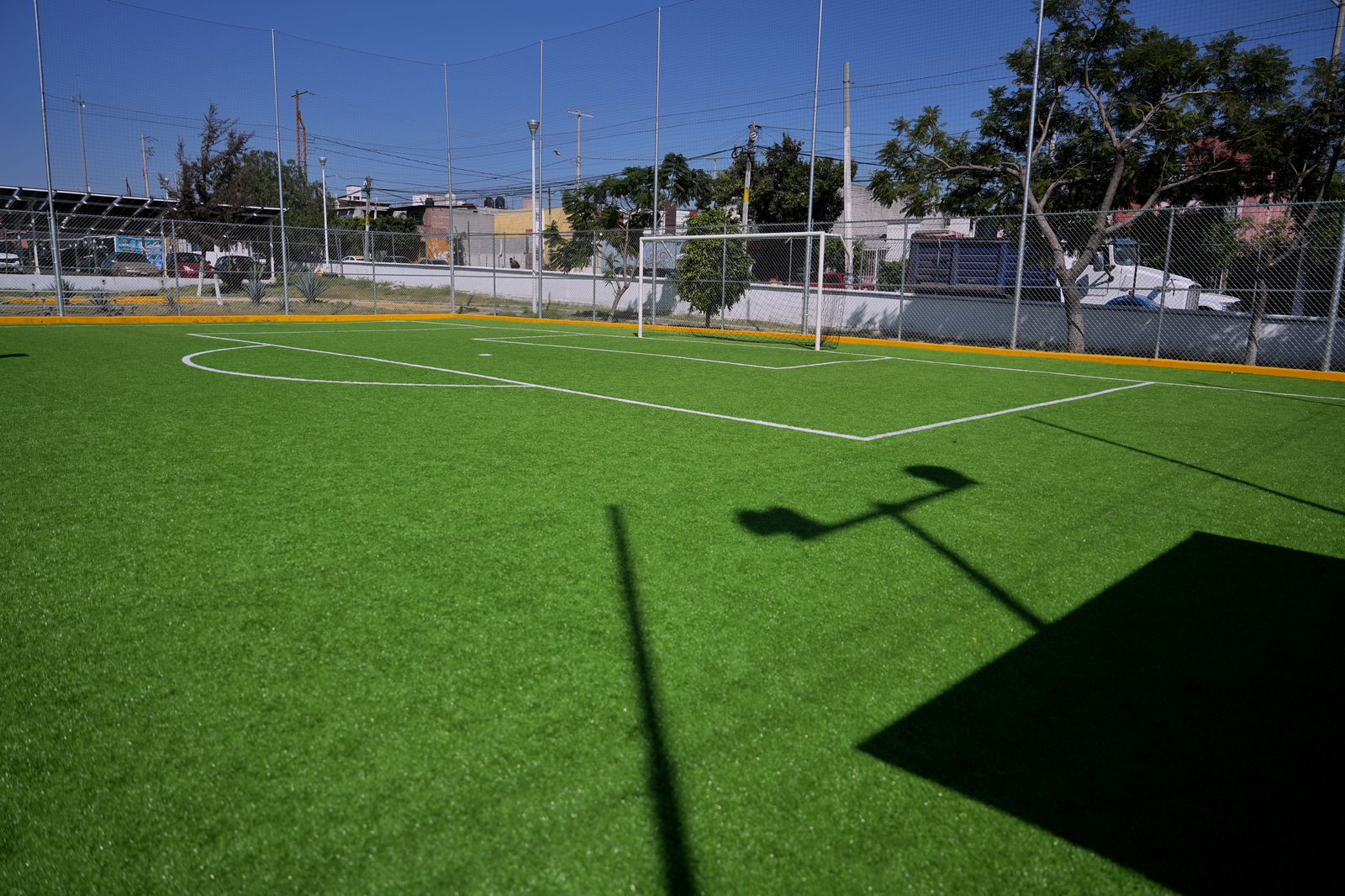 Imagen de Entrega Felifer Macías rehabilitación de la cancha de futbol de la Unidad Deportiva Belén 2