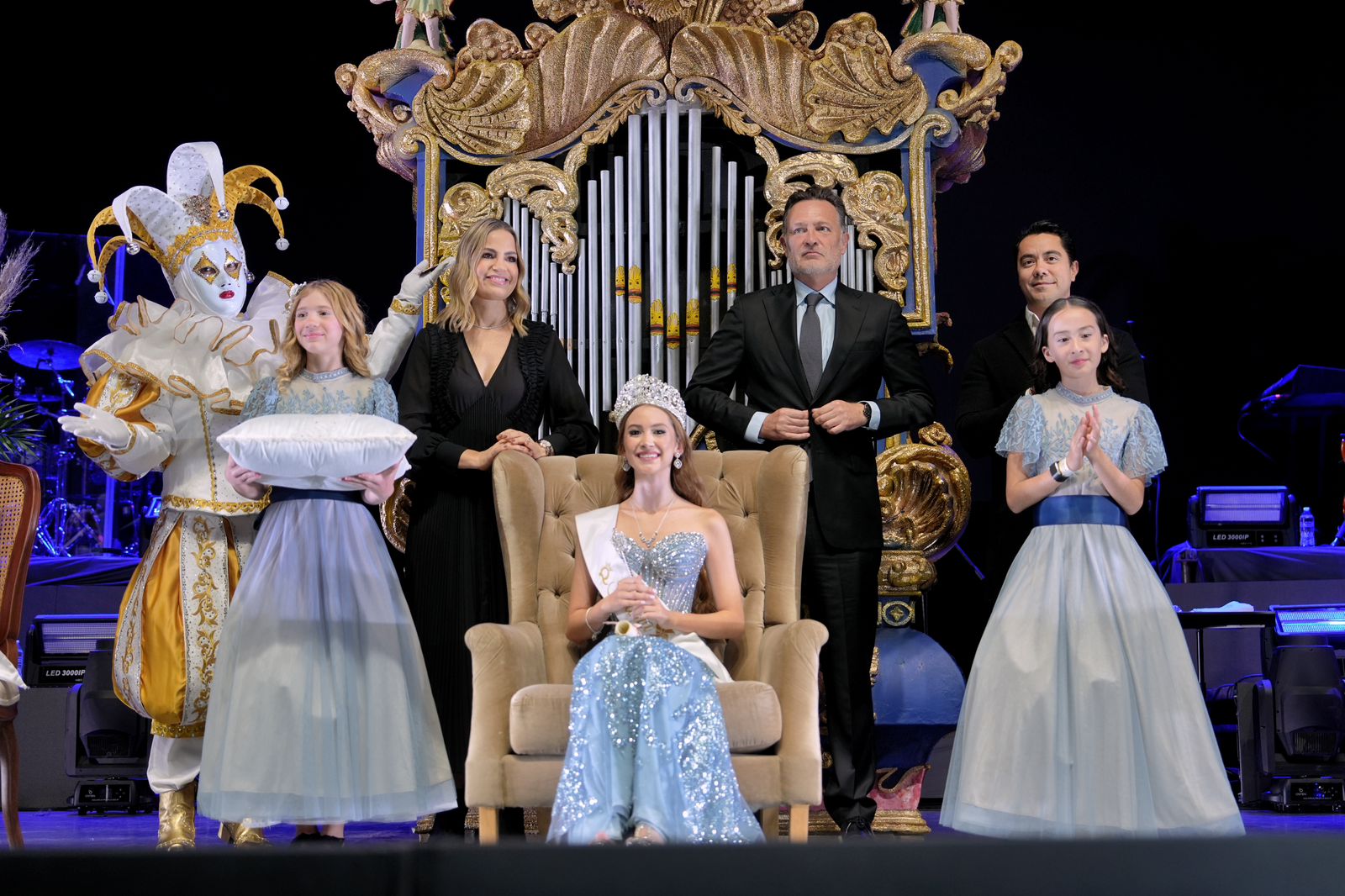 Imagen de Acude Felifer Macías a la Ceremonia de Coronación de S.M. “Fátima I”, Reina de las Fiestas de Querétaro 2025 10