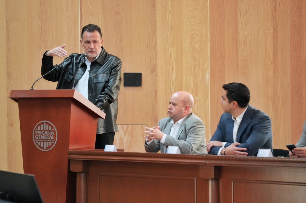 Imagen de Participa Felifer Macías en la presentación del Programa de Derechos Humanos de la Fiscalía Estatal 10