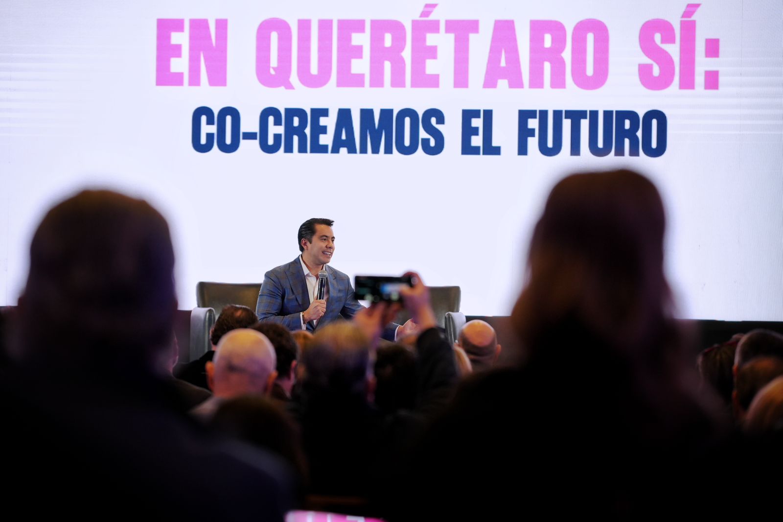 WhatsApp Image 2025-12-15 at 2.35.33 PM Imagen de Participa Felifer Macías en el foro Co-creando el Futuro de Querétaro 6