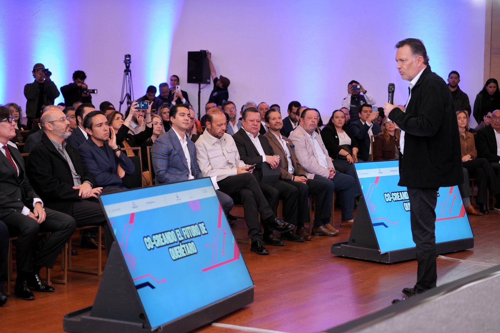 Imagen de Participa Felifer Macías en el foro Co-creando el Futuro de Querétaro 6