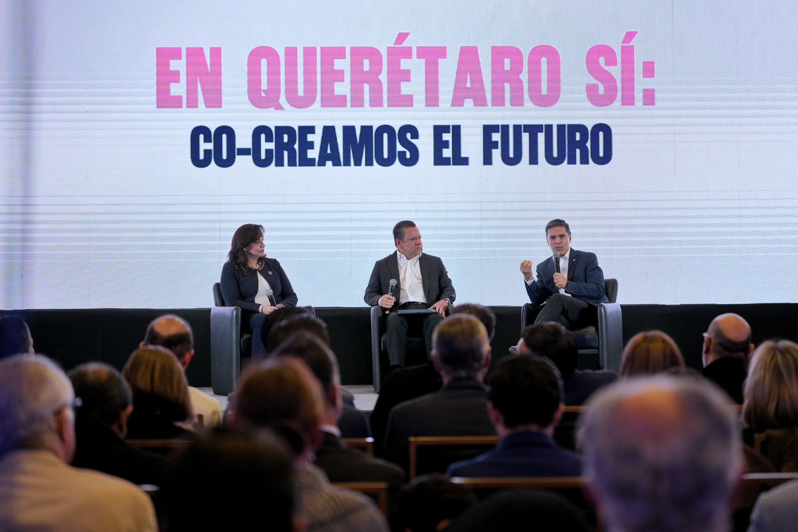 WhatsApp Image 2025-12-15 at 2.35.33 PM(2) Imagen de Participa Felifer Macías en el foro Co-creando el Futuro de Querétaro 4