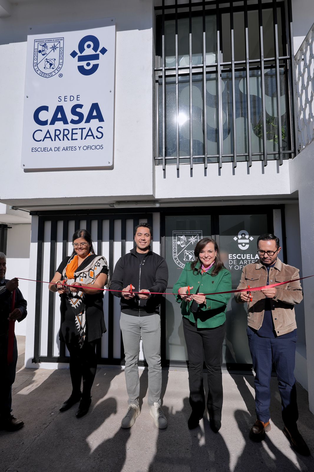 06904cfe-87b9-44e1-a787-e0e148750148 Imagen de Asiste Felifer Macías a la inauguración de la Escuela de Artes y Oficios de la UAQ 3