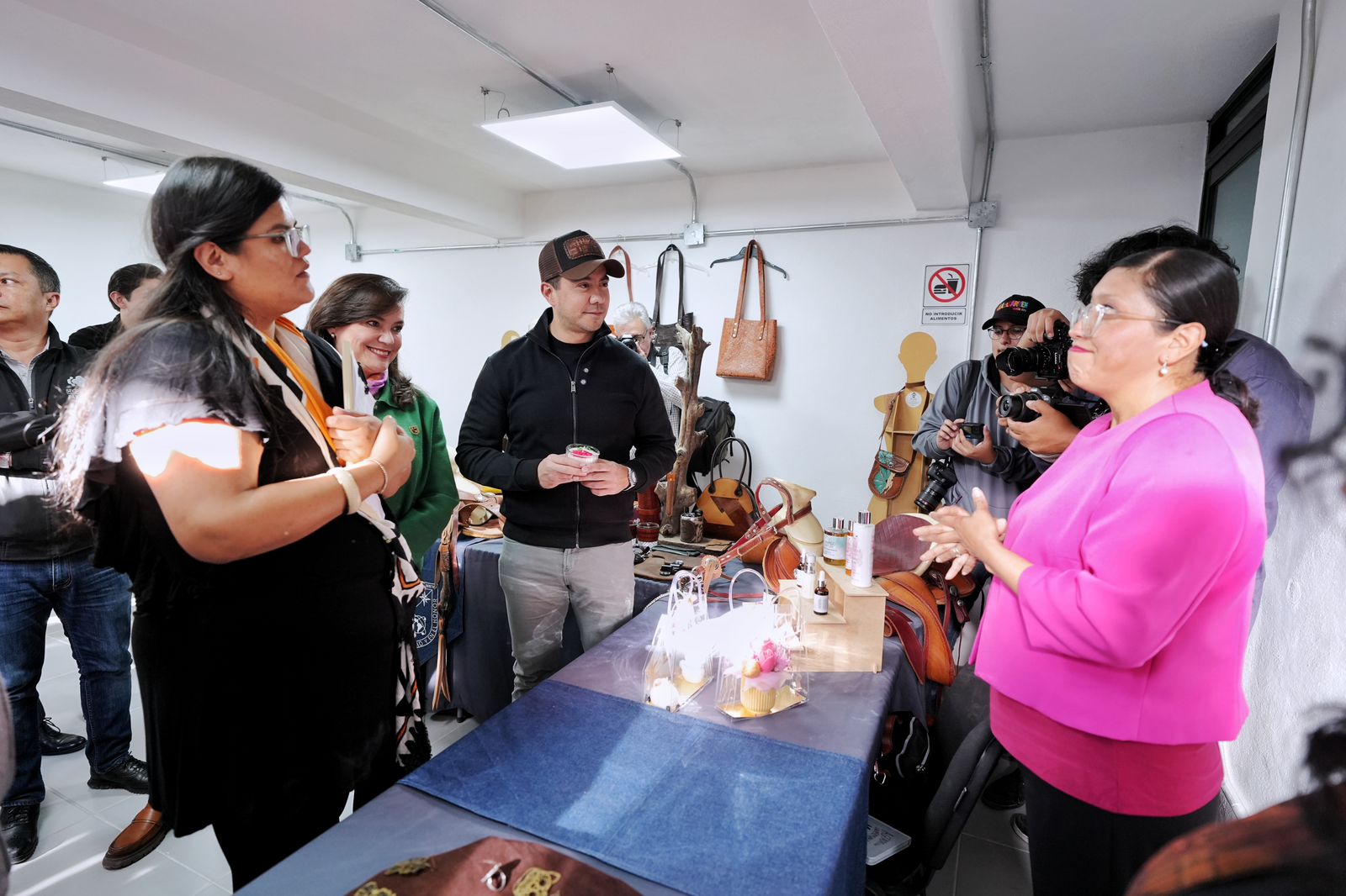 75063c7b-9238-4d53-a702-cc6fd4d04dfb Imagen de Asiste Felifer Macías a la inauguración de la Escuela de Artes y Oficios de la UAQ 2