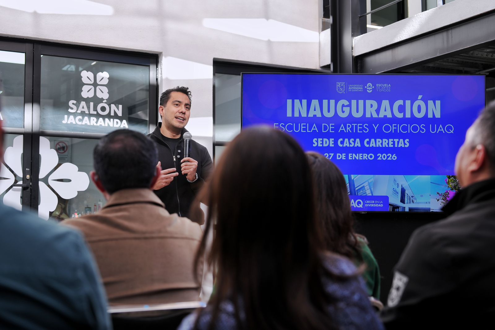 Imagen de Asiste Felifer Macías a la inauguración de la Escuela de Artes y Oficios de la UAQ 7