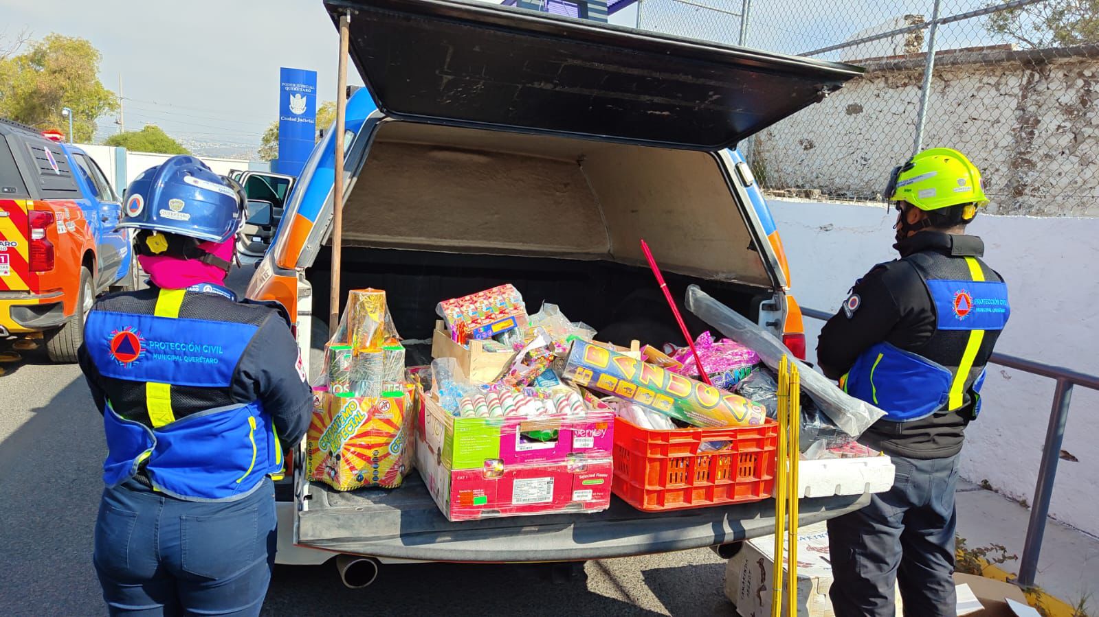 Imagen de Protección Civil realiza operativo contra pirotecnia ilegal en el Mercado de Abastos 4