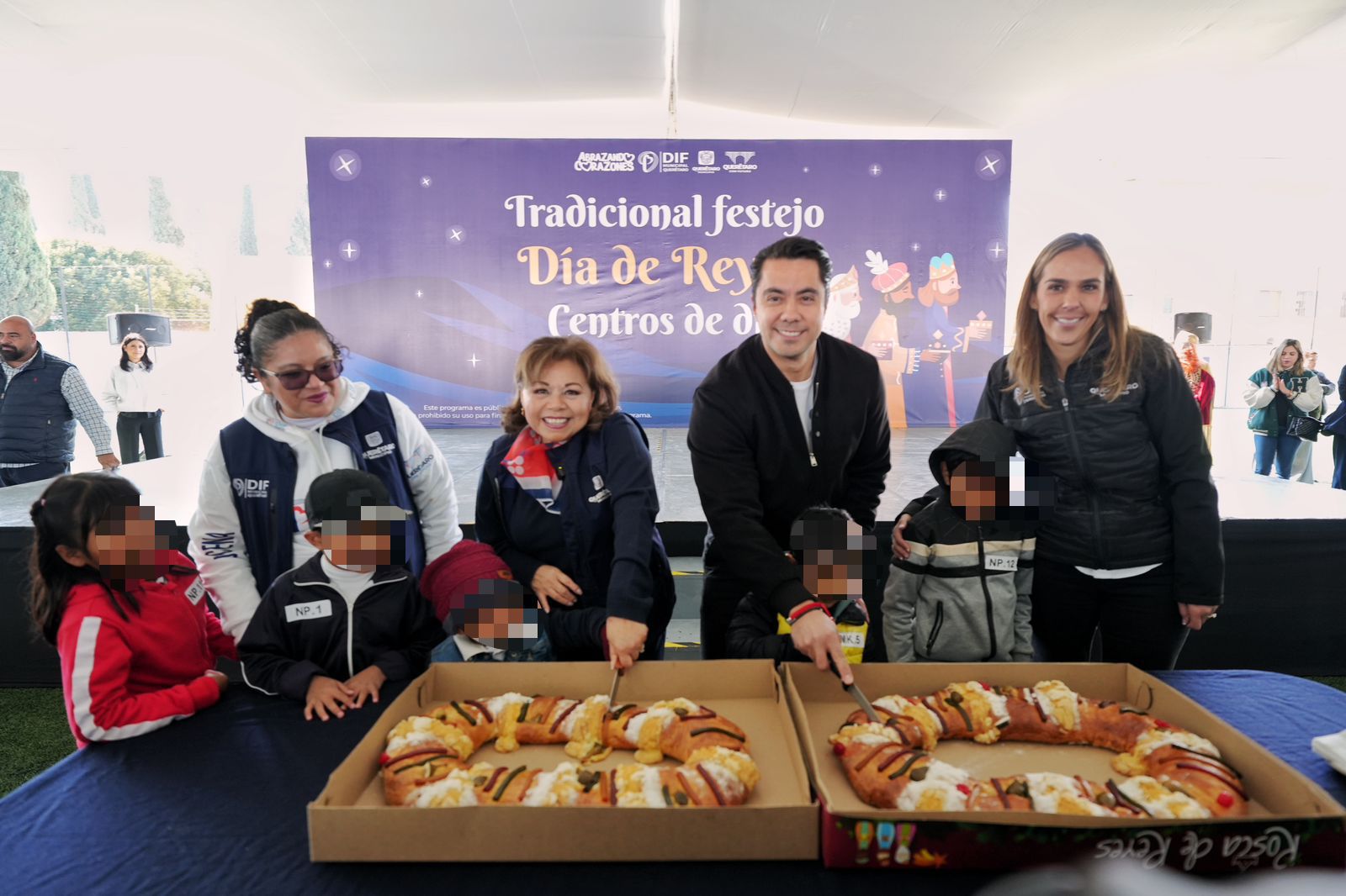 Imagen de Celebra Felifer Macías a niñas y niños de Centros de Día, durante el tradicional al Festejo de Día de Reyes del DIF Municipal 4