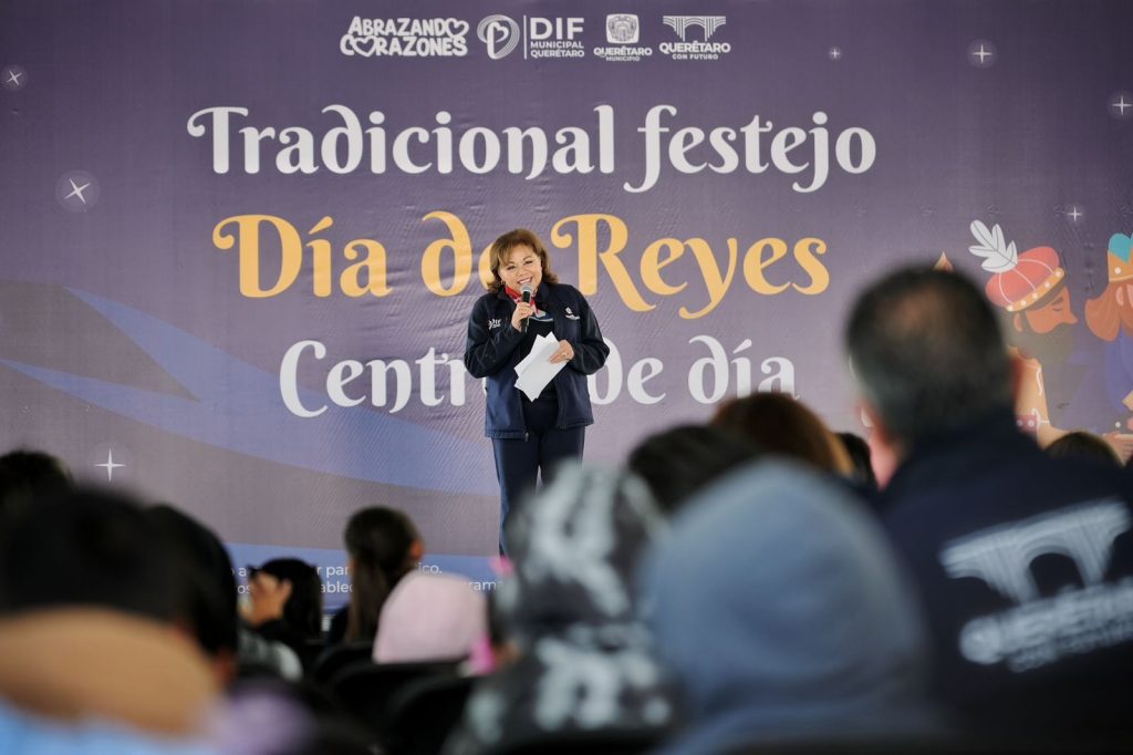 Imagen de Celebra Felifer Macías a niñas y niños de Centros de Día, durante el tradicional al Festejo de Día de Reyes del DIF Municipal 4