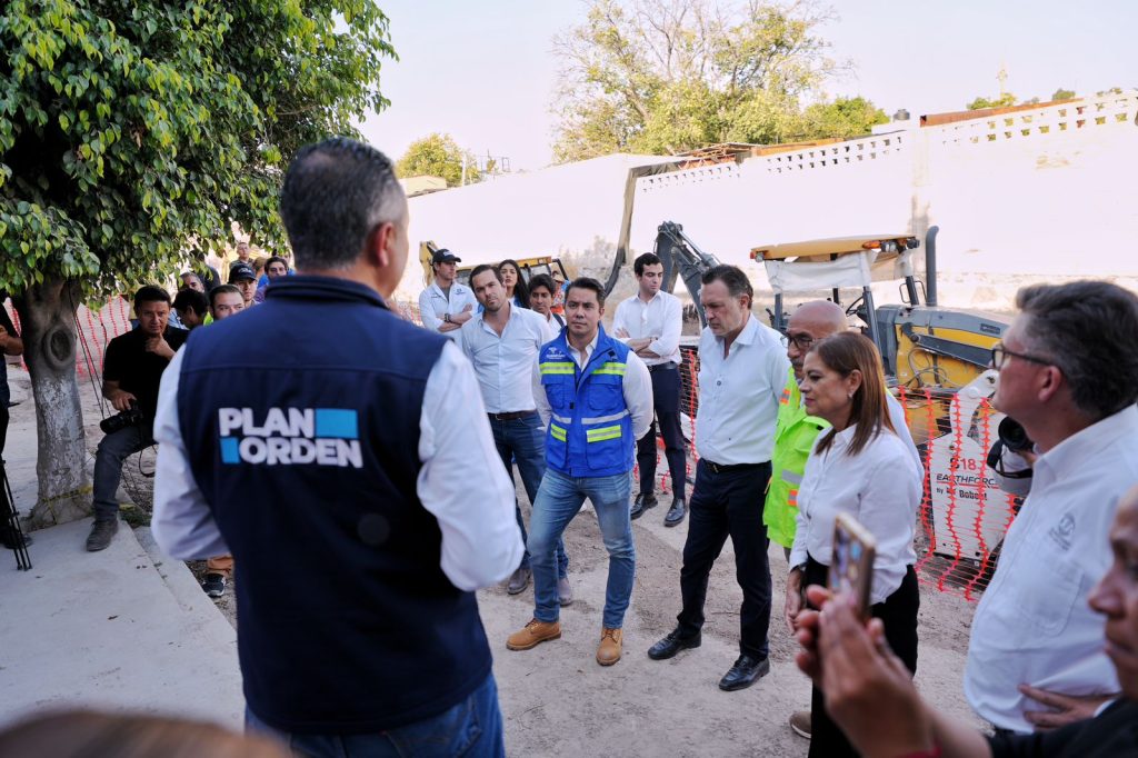 Imagen de Acompaña Felifer Macías al Gobernador a supervisión de obras de control pluvial Menchaca-Peñuelas 14