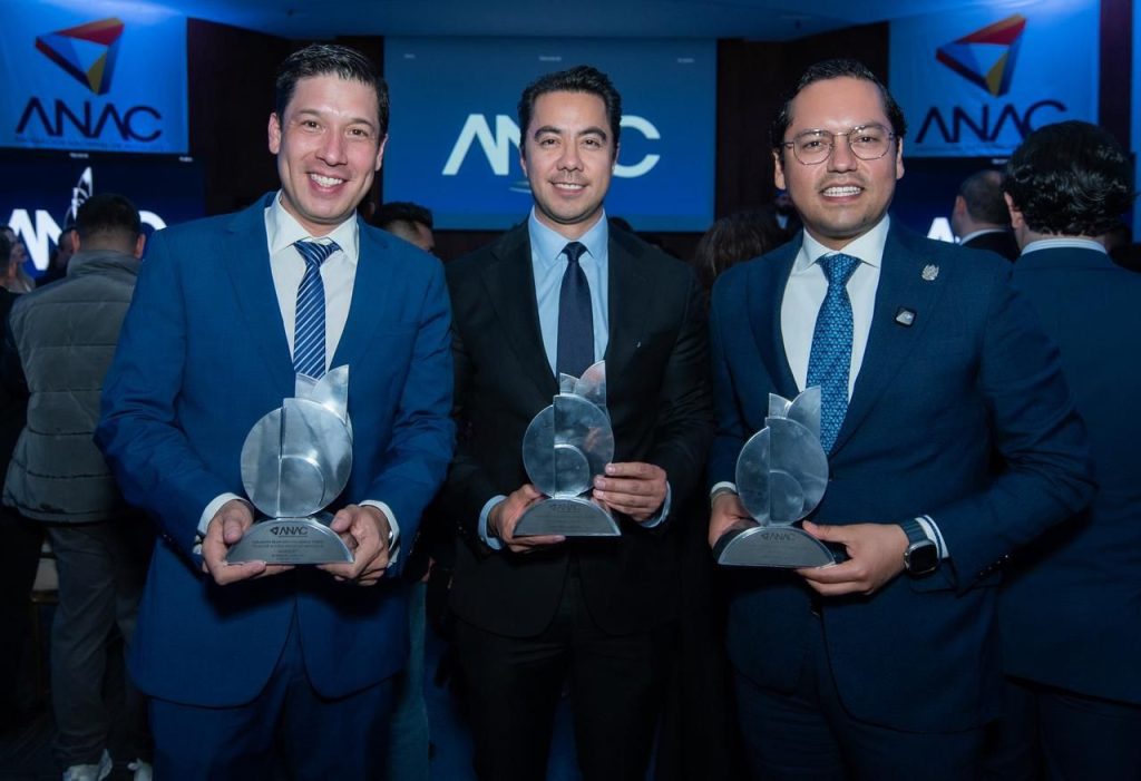 Imagen de Premian a alcaldes queretanos como los mejores del país 20