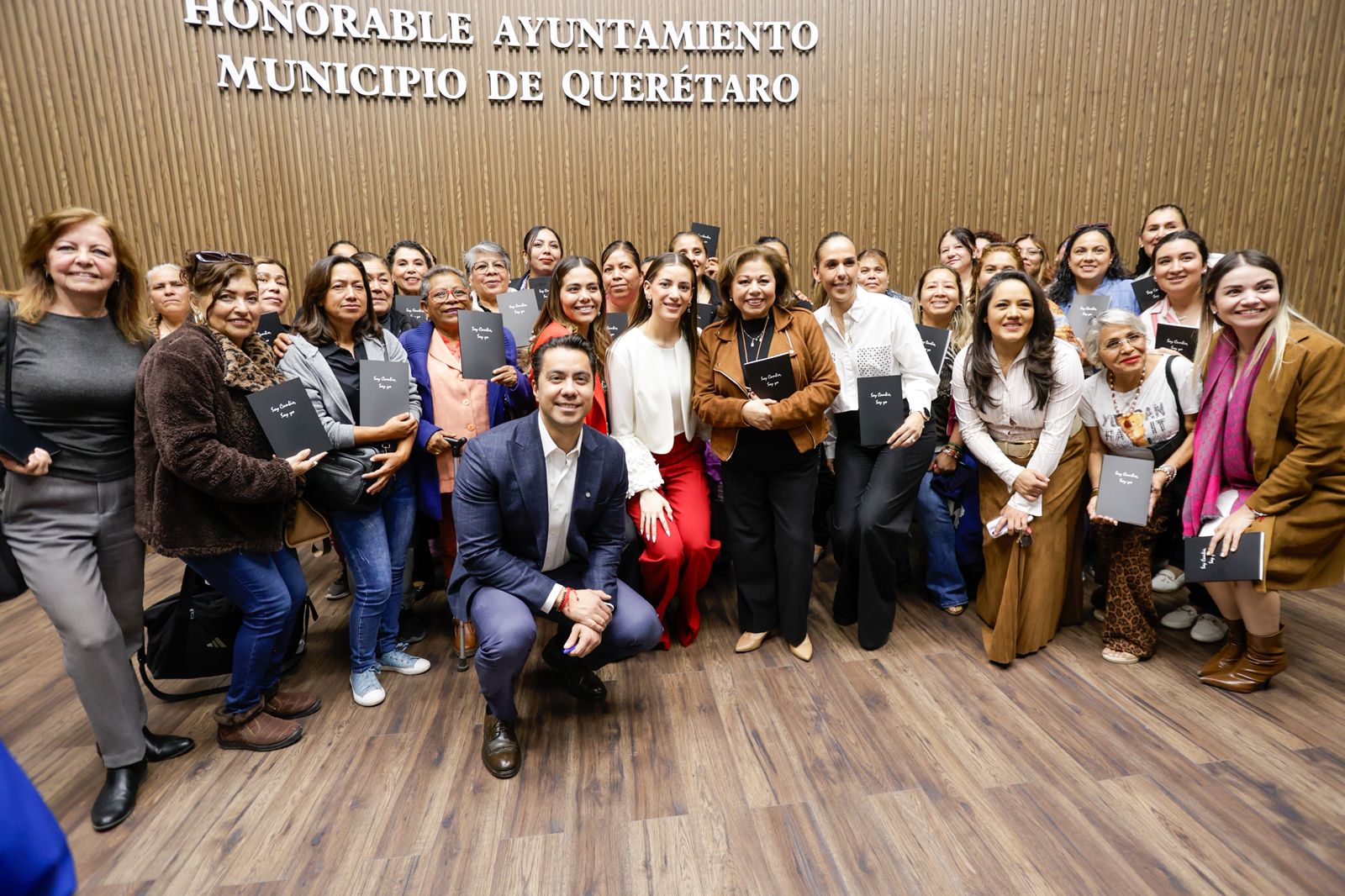 Imagen de Acude Felifer a ponencia y presentación del libro “Soy Cambio, Soy Yo”, de Andrea Domínguez 6