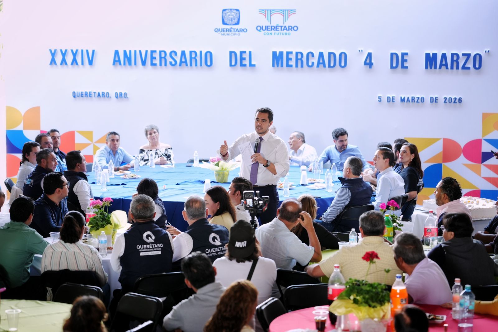 Imagen de Anuncia Felifer Macías apoyos y mejoras para el Mercado 4 de Marzo 10